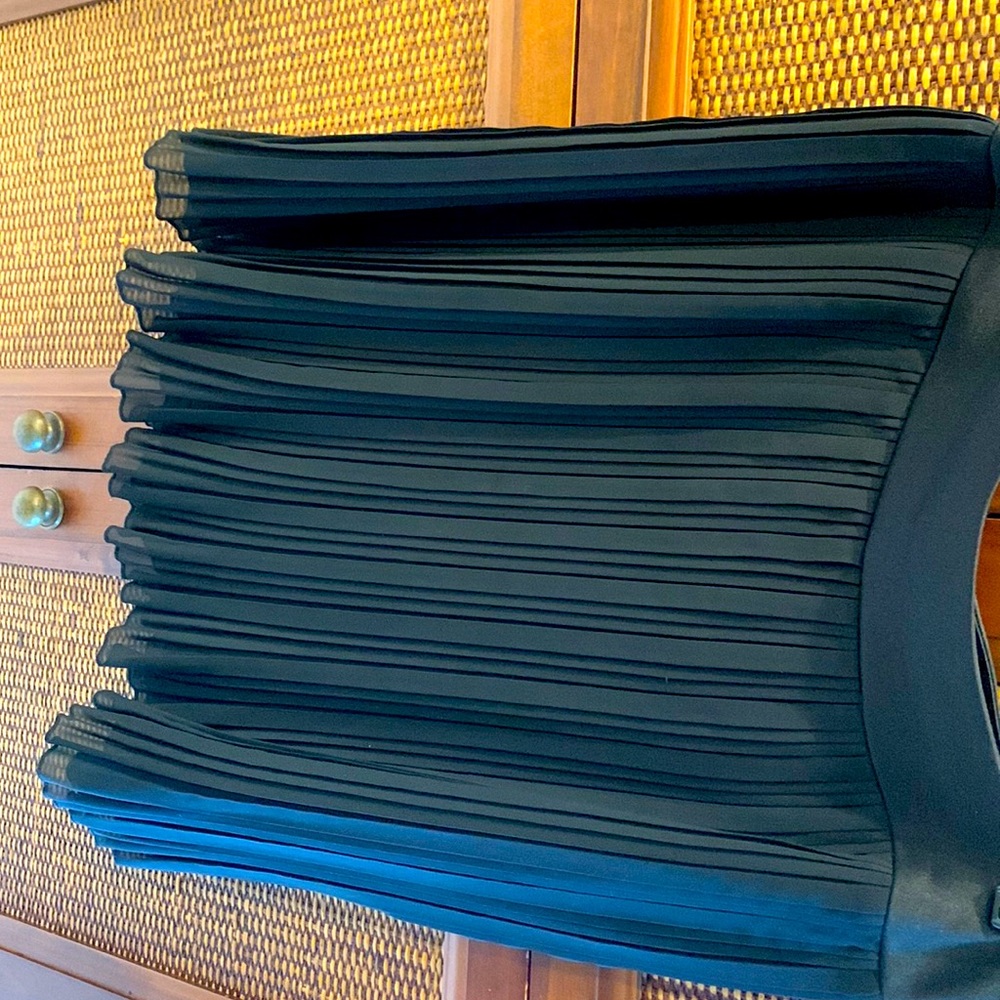 Pretty pleated skirt, black 21" long